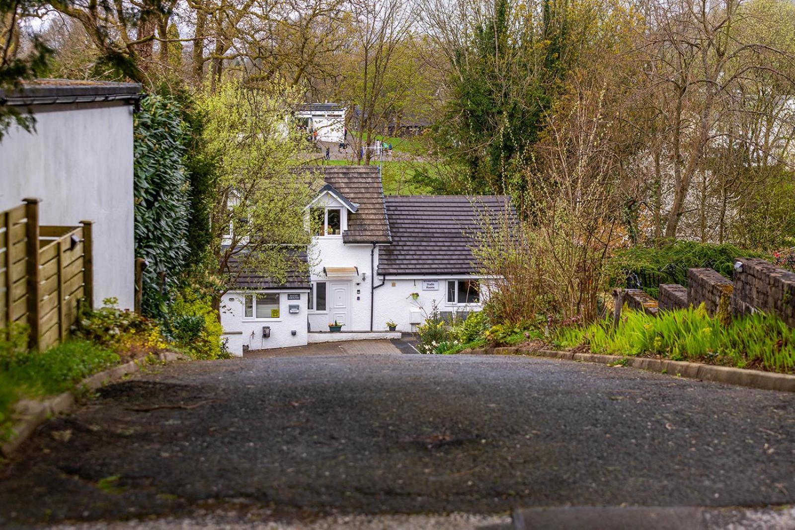 Roger Ground - With Onsite Car Parking