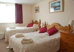 Oldfield House 2*