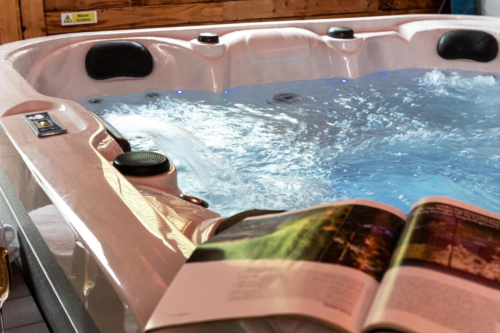 View From Within, Bowness - Dog Friendly With Hot Tub