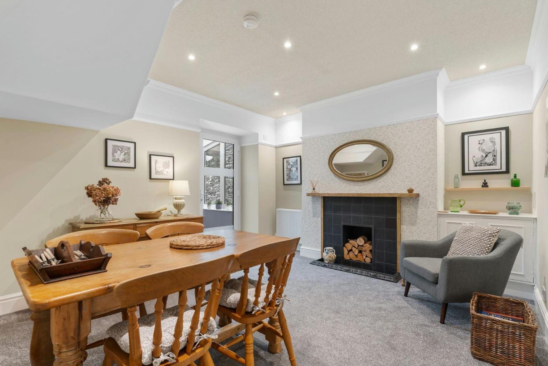 Sunnybank * Windermere