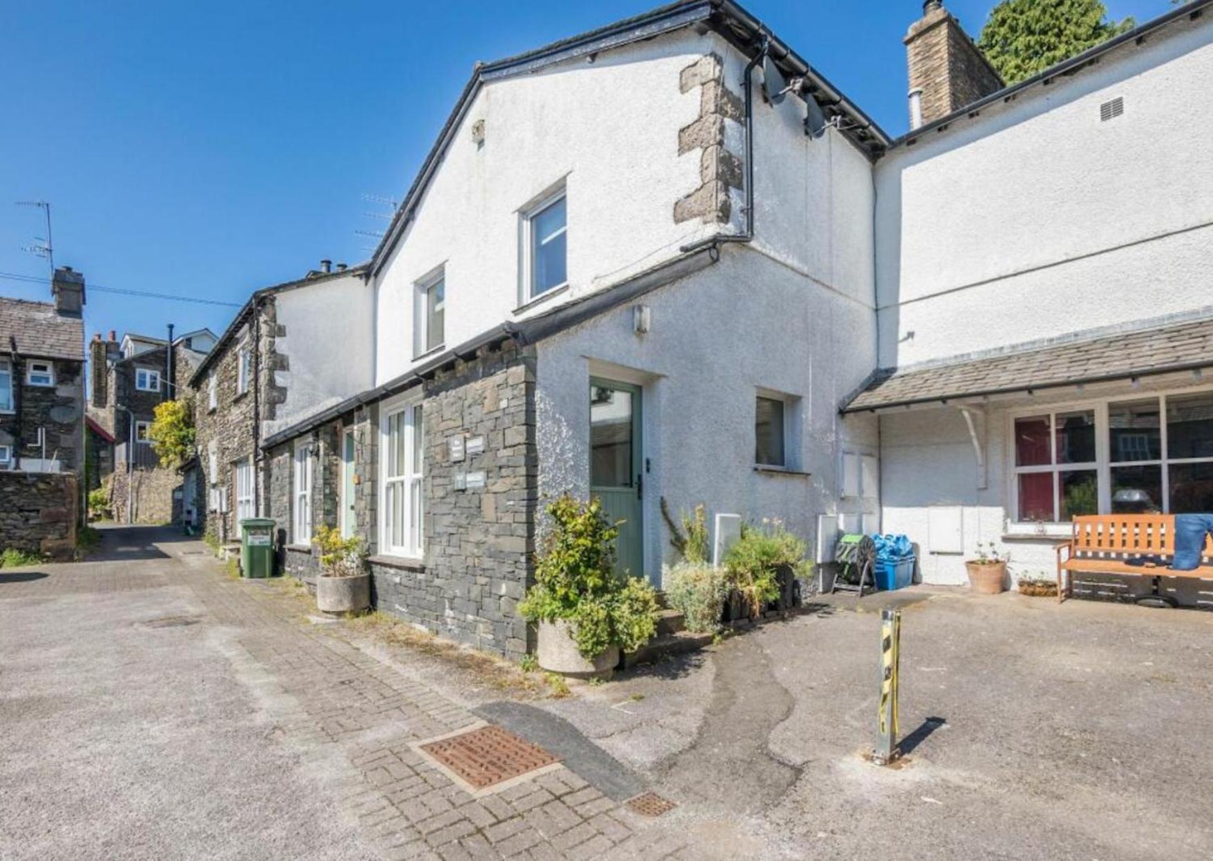 The Retreat, Steps From Amenities Windermere