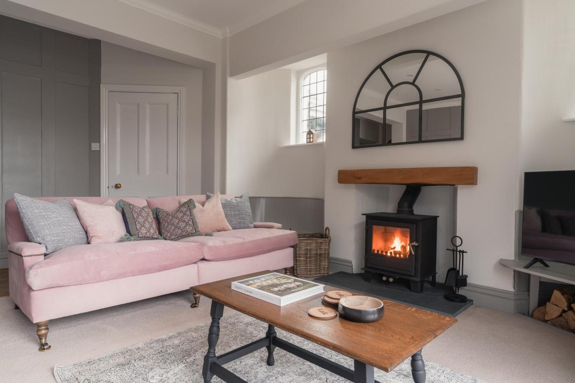 Crossriggs- Beautiful Detached