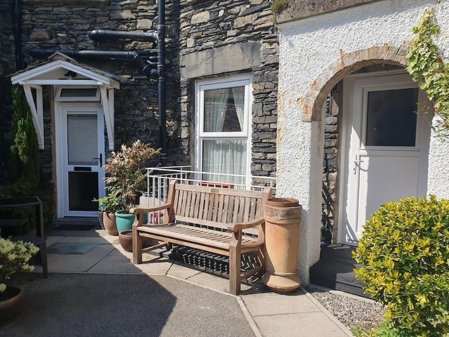 Lyndale Self-catering Sleeps 4 Apartment *