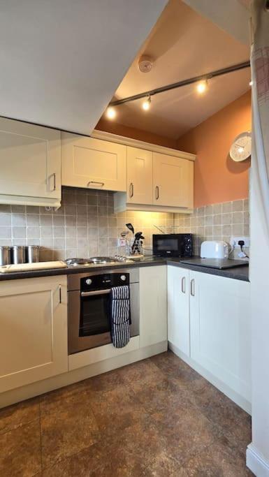 Apartment No8 College Gate