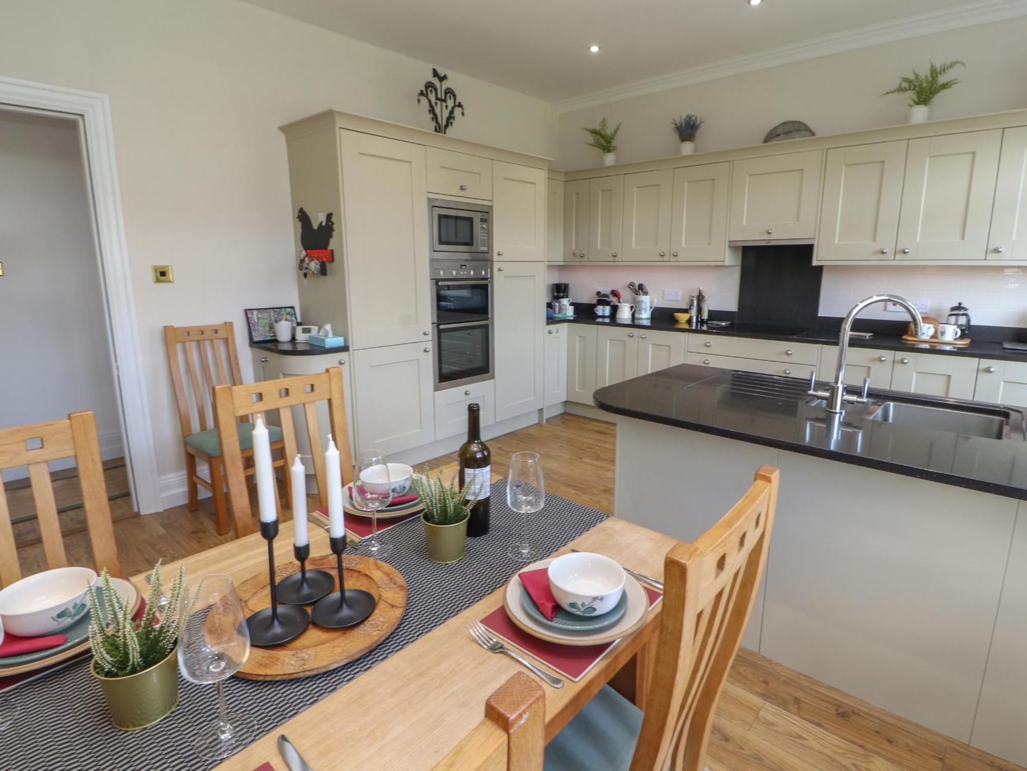 2 Birkhead * Windermere