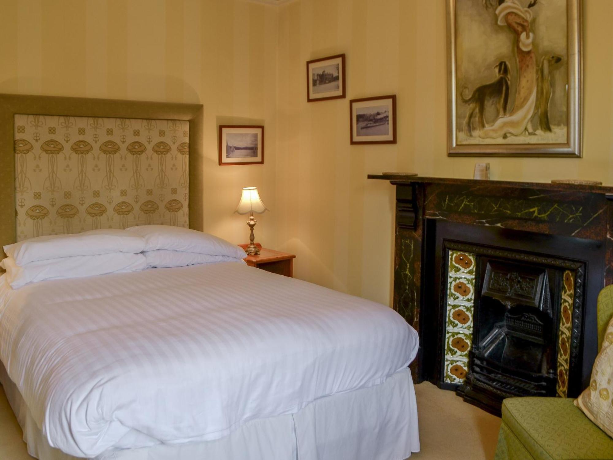 Newstead * Windermere
