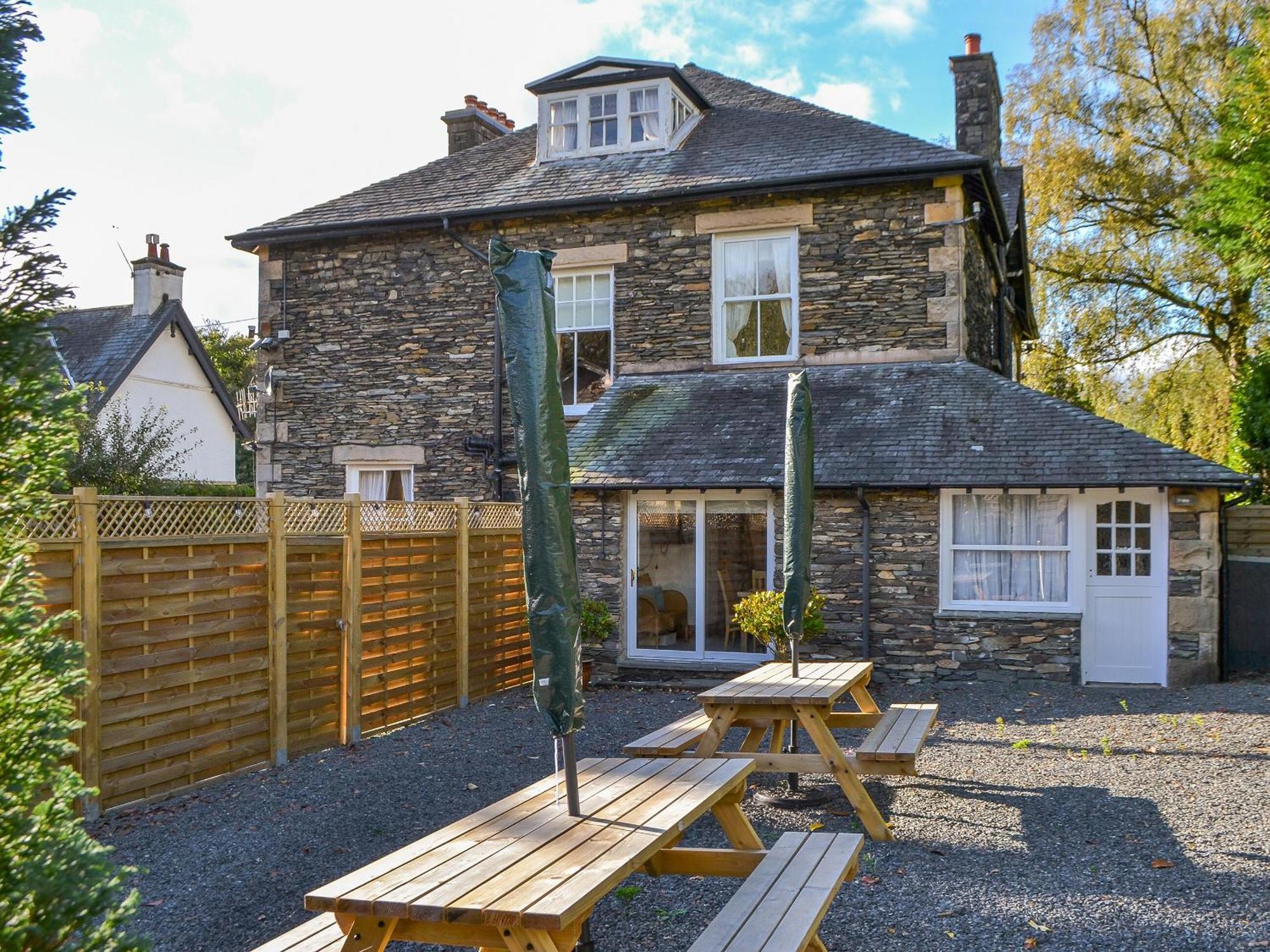 Newstead * Windermere