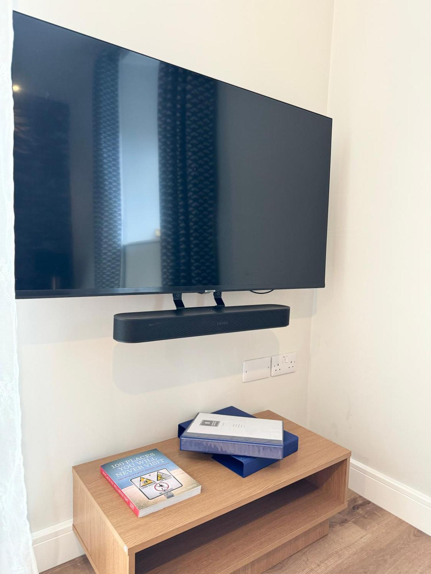 The Queens Nest, Centre Apartment *