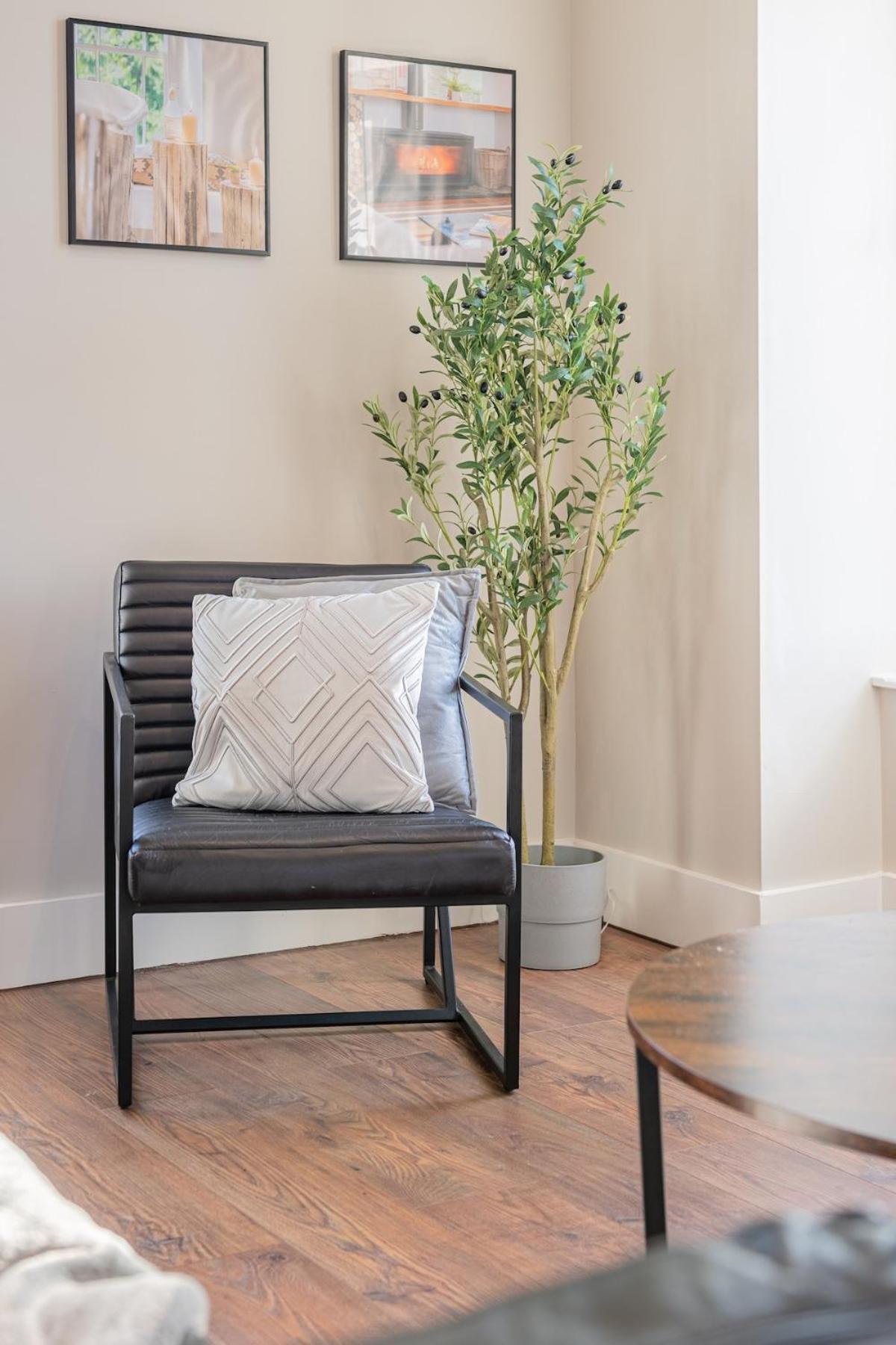 The Cosy Loft, Pet Friendly In Apartment