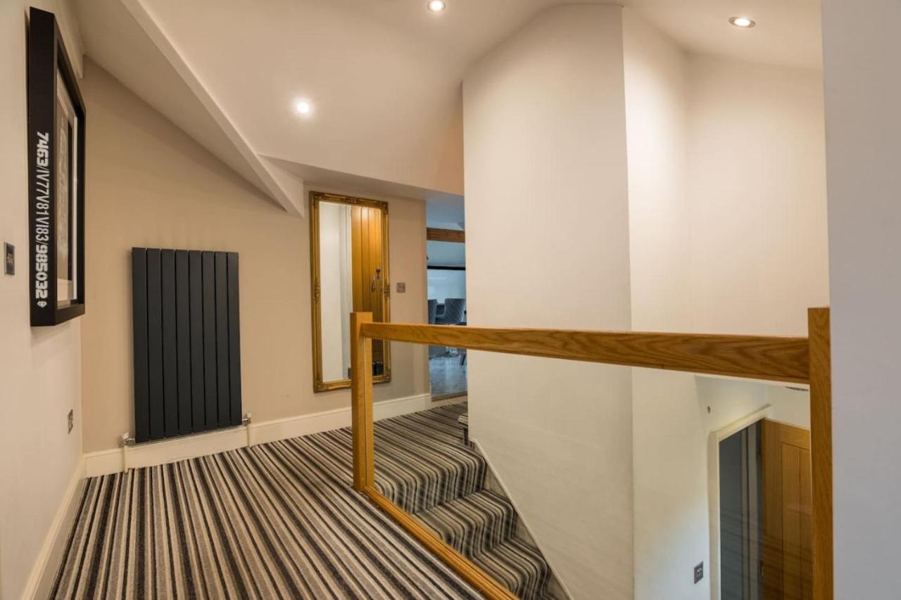 3 Jester Court