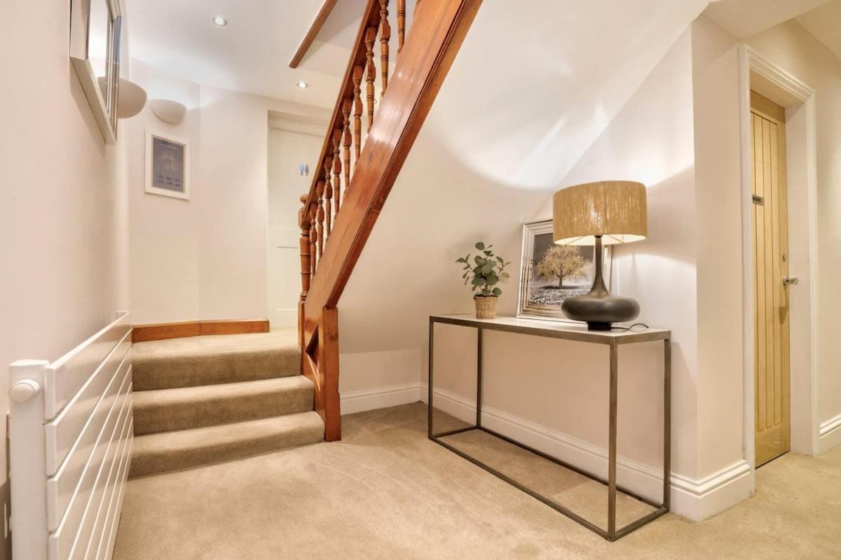Rosemount X3 Bed Townehouse With Hot Tub & Parking, * Windermere