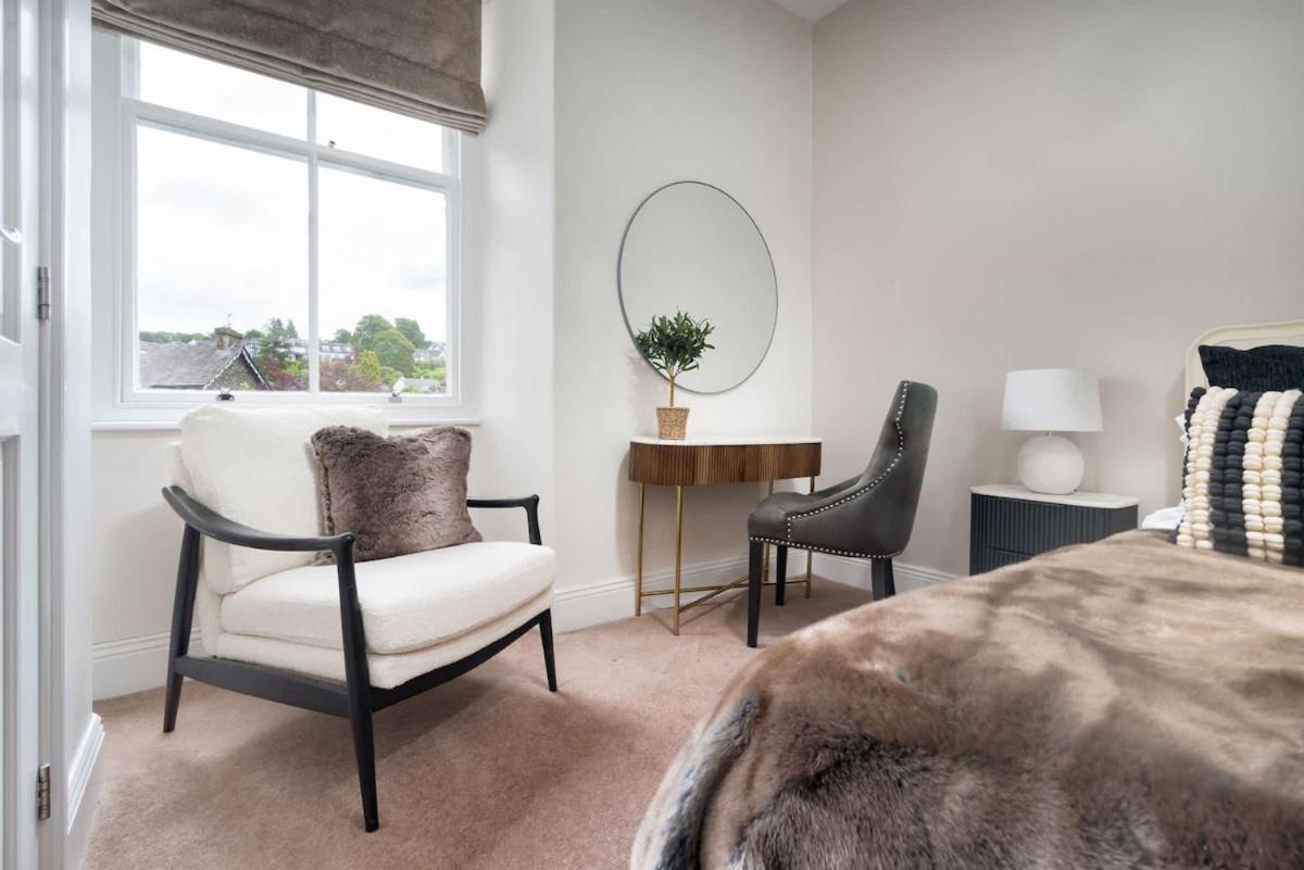 Rosemount X3 Bed Townehouse With Hot Tub & Parking,