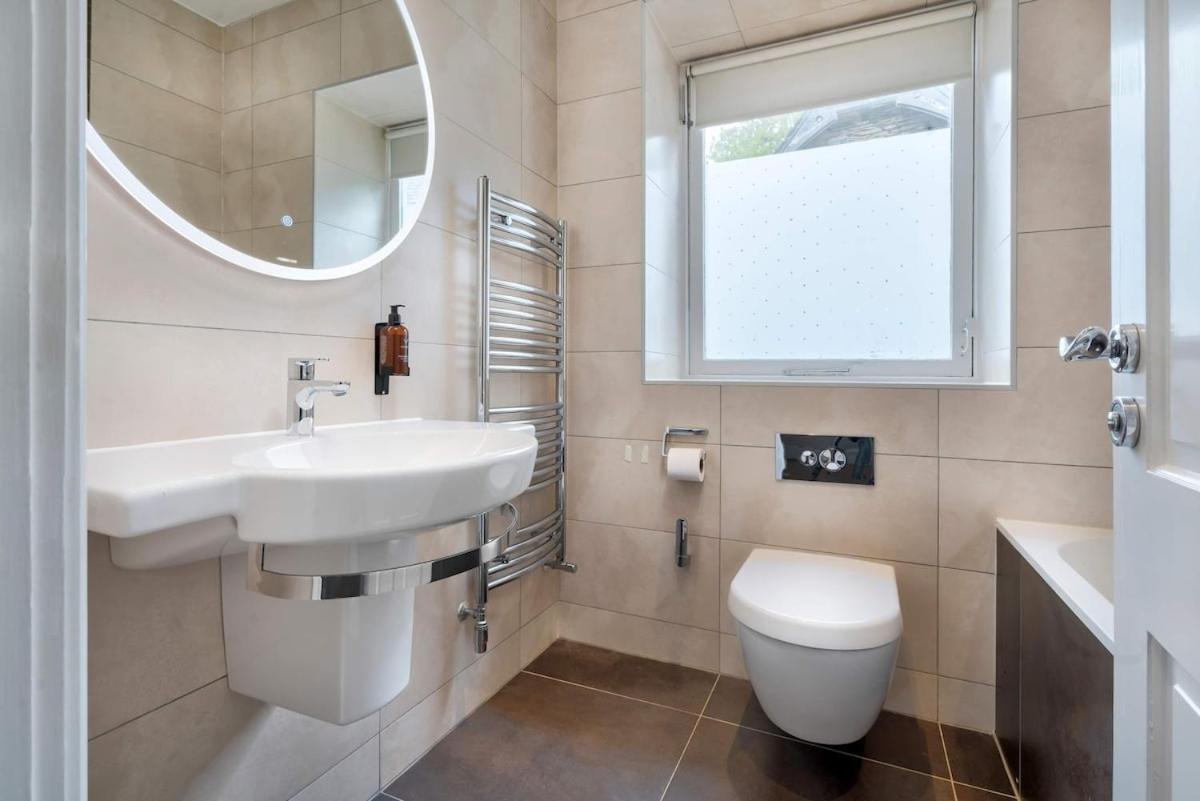 Rosemount X3 Bed Townehouse With Hot Tub & Parking, *