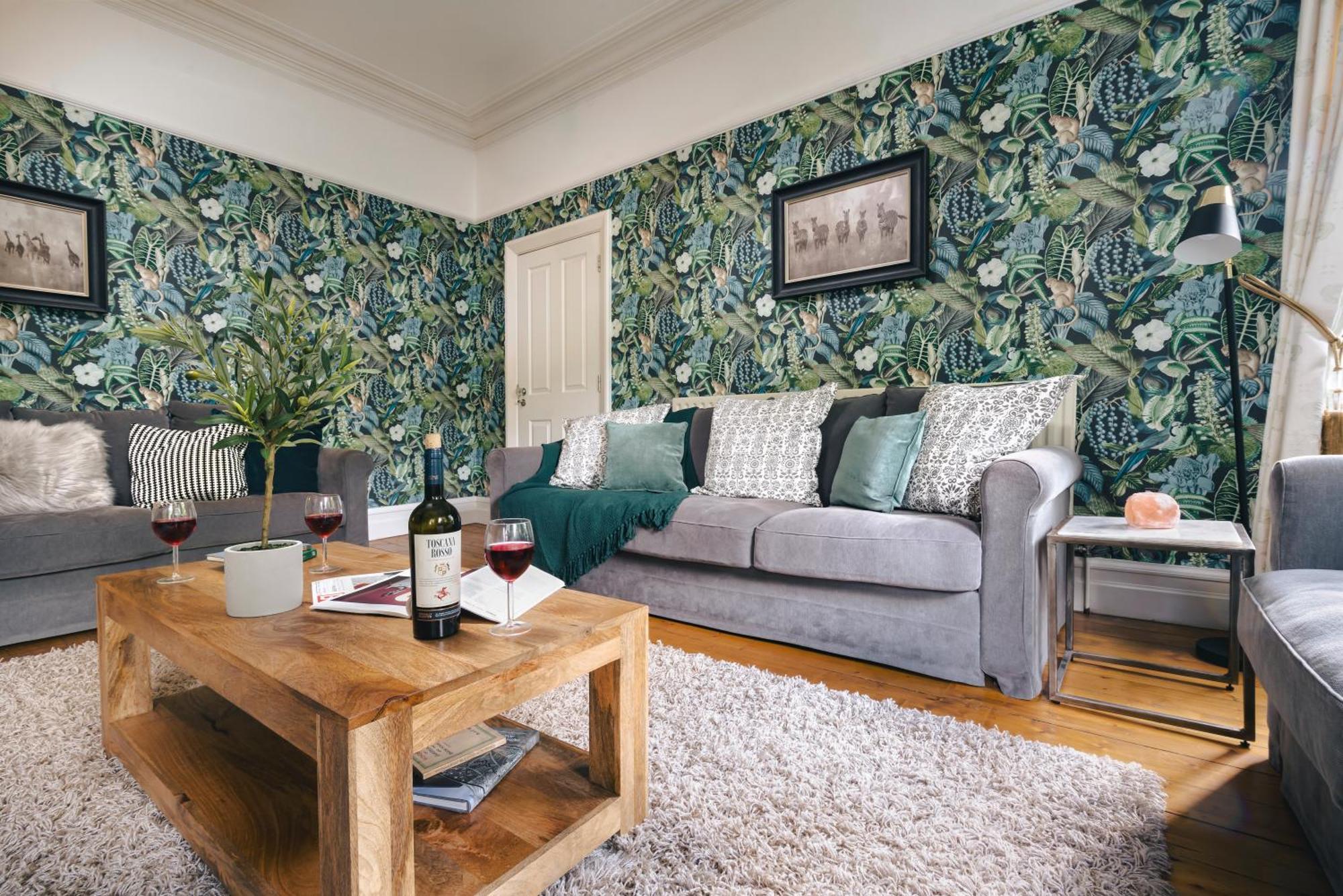 Rosemount District Townhouse With Hot Tub