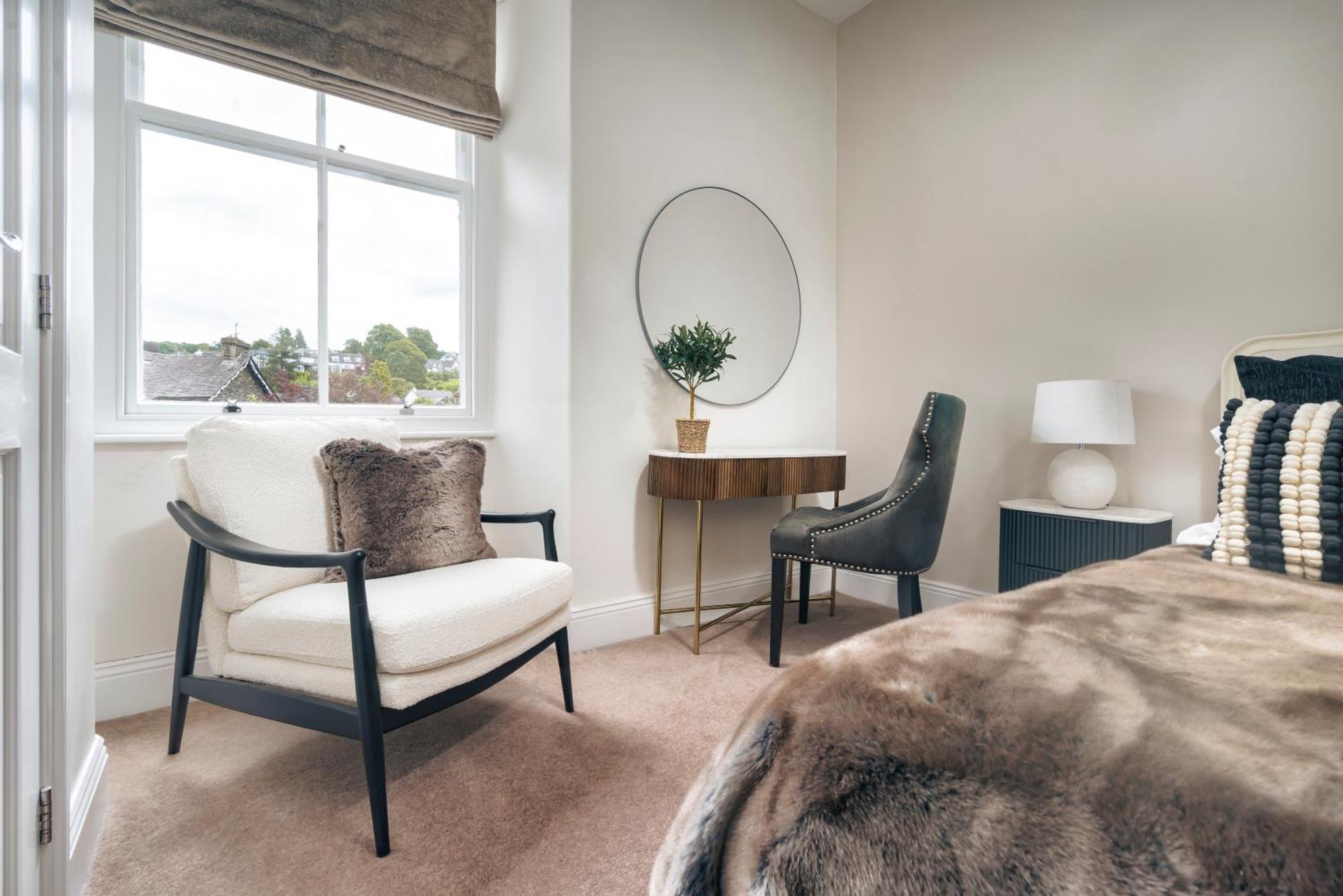 Rosemount District Townhouse With Hot Tub *
