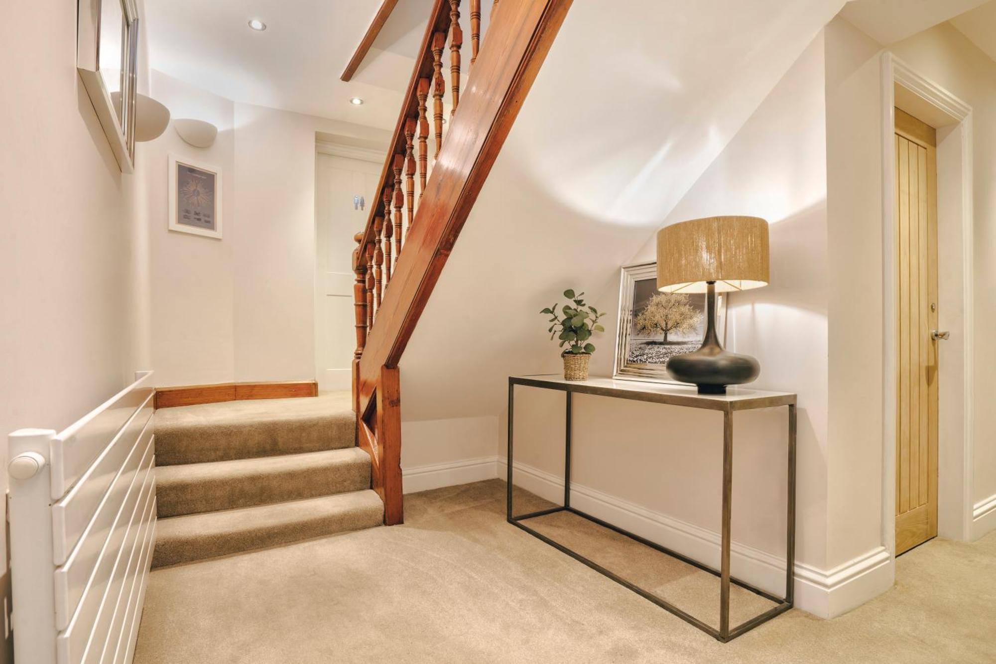 Rosemount District Townhouse With Hot Tub * Windermere
