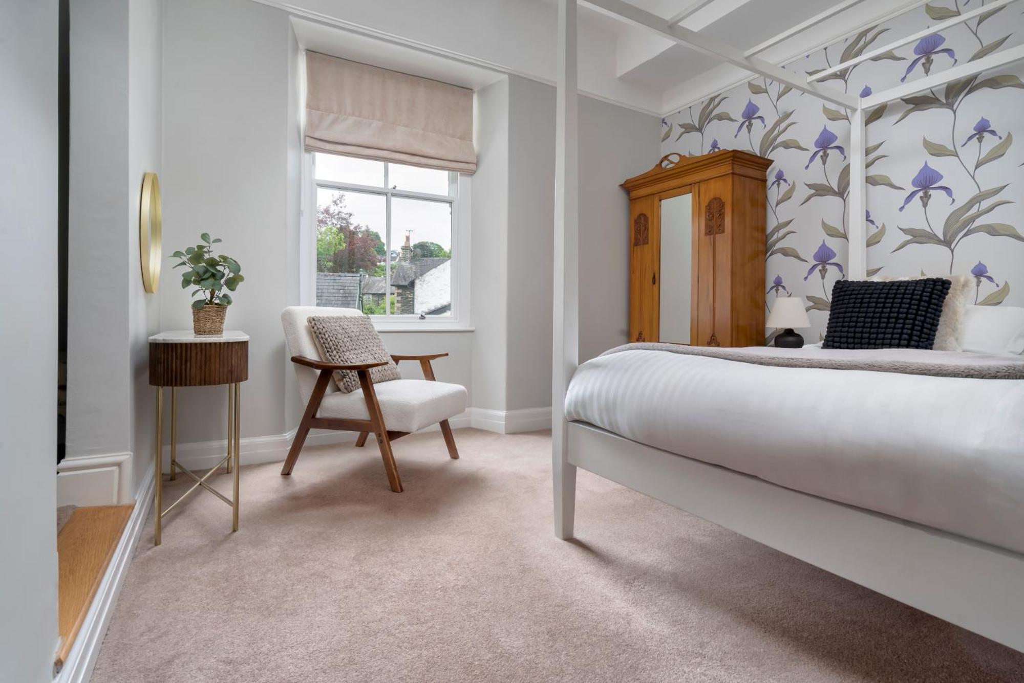 Rosemount District Townhouse With Hot Tub Holiday home