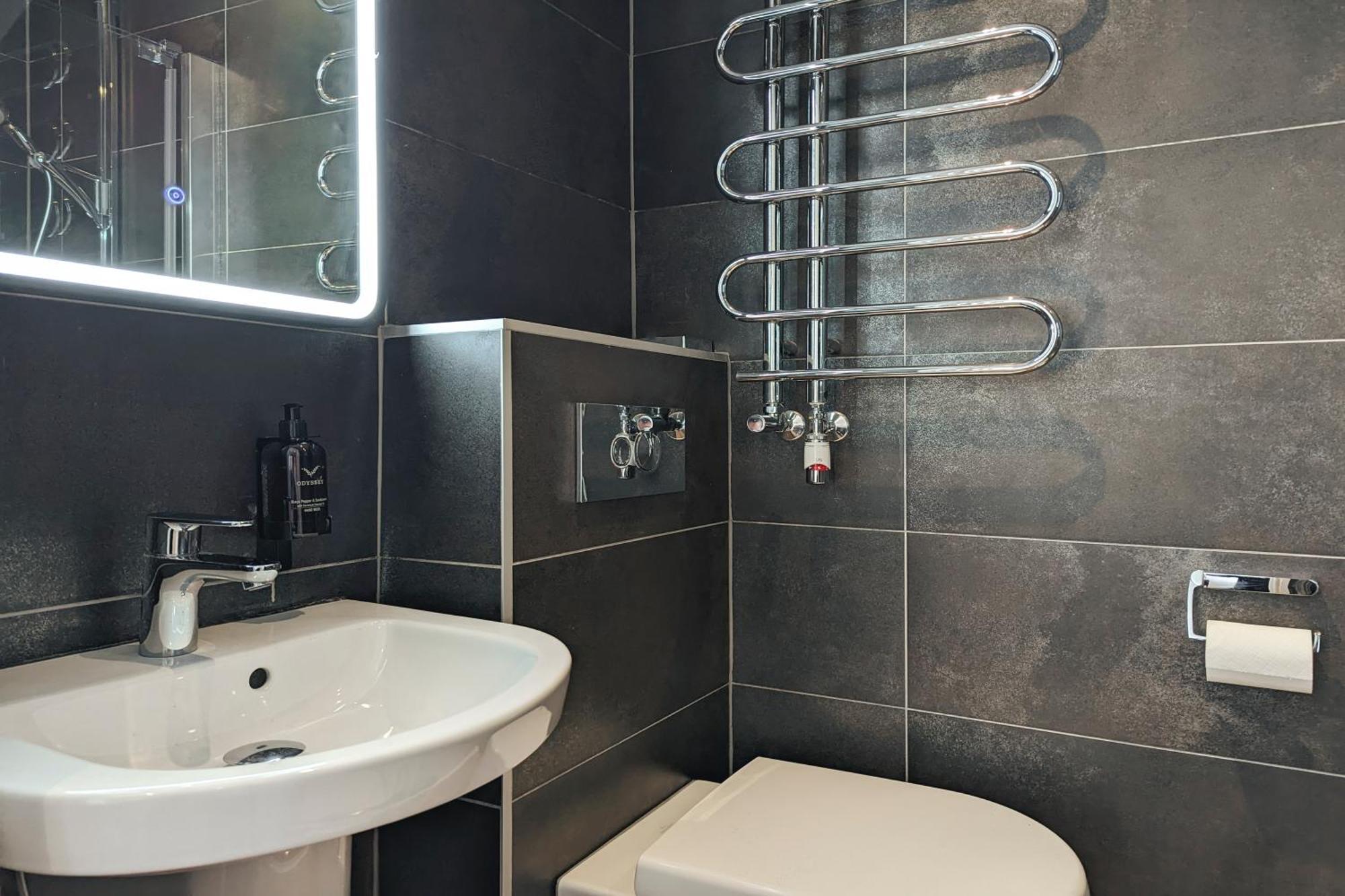 Rosemount District Townhouse With Hot Tub
