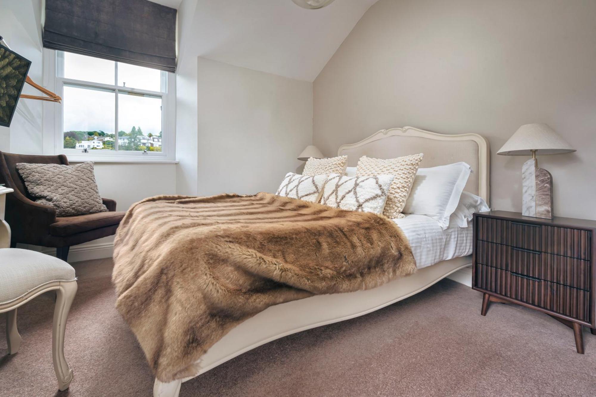 Rosemount District Townhouse With Hot Tub * Windermere