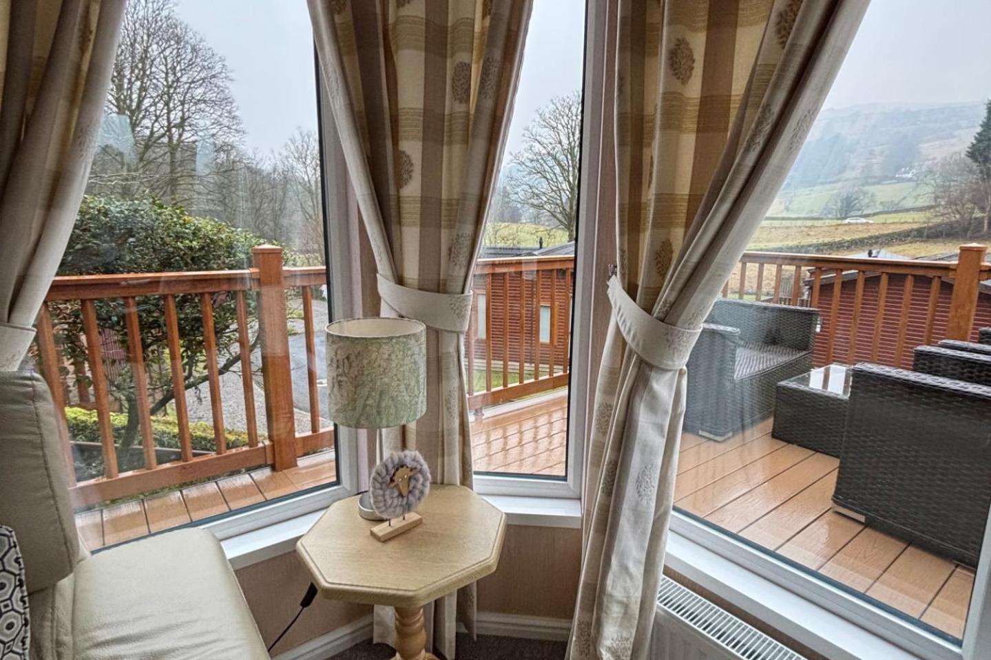 2br-lodge-sleeps4-valleyview-petfriendly