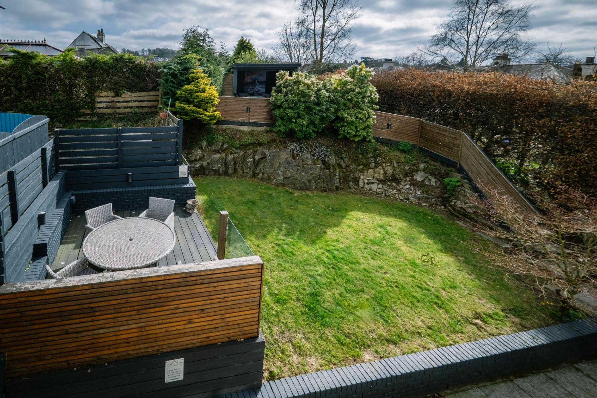 Rockside - Luxury 1 Bedroom With Hot Tub, Location, Parking And Pet Friendly Casa de férias
