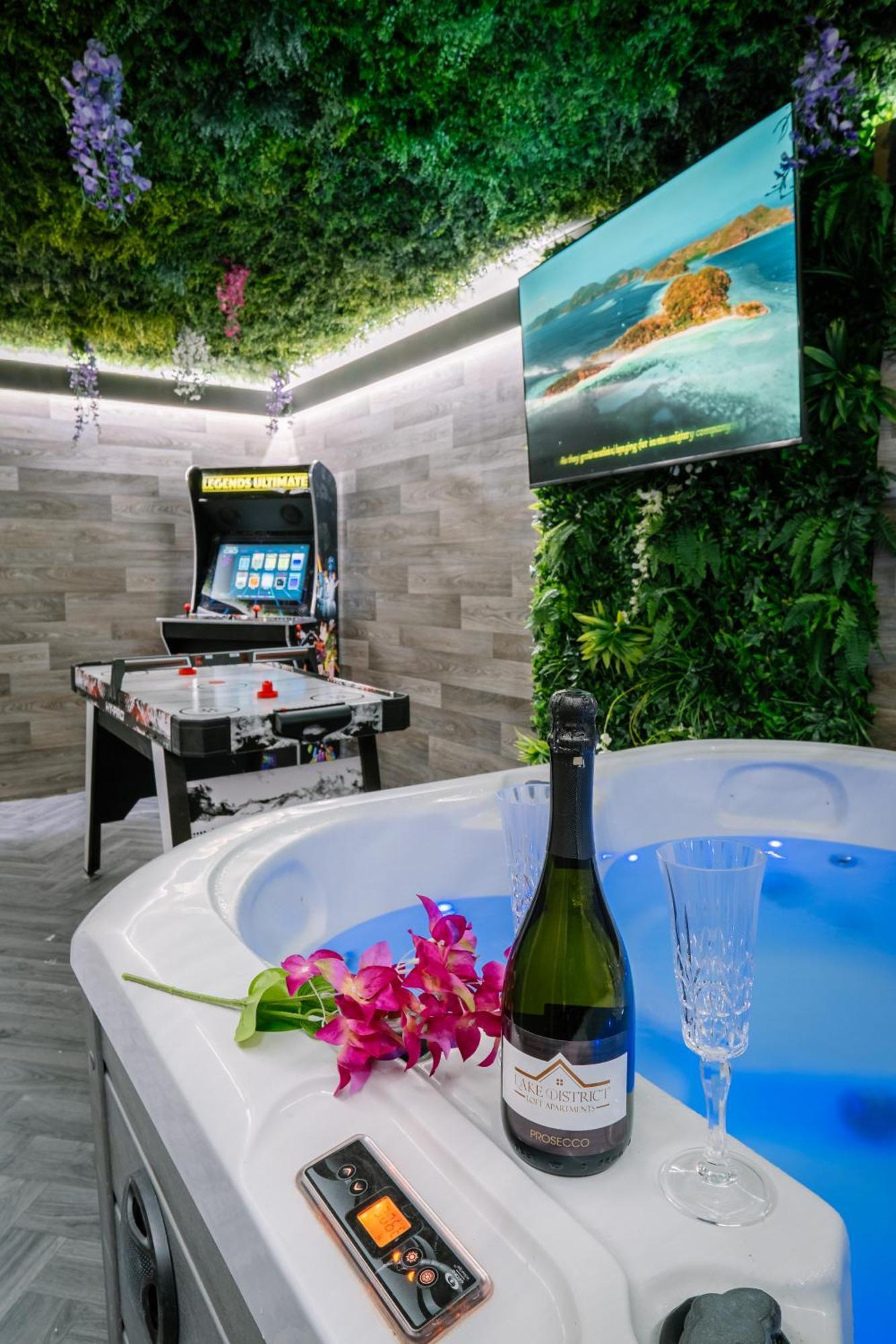 Rockside - Luxury 1 Bedroom With Hot Tub, Location, Parking And Pet Friendly Casa de férias *