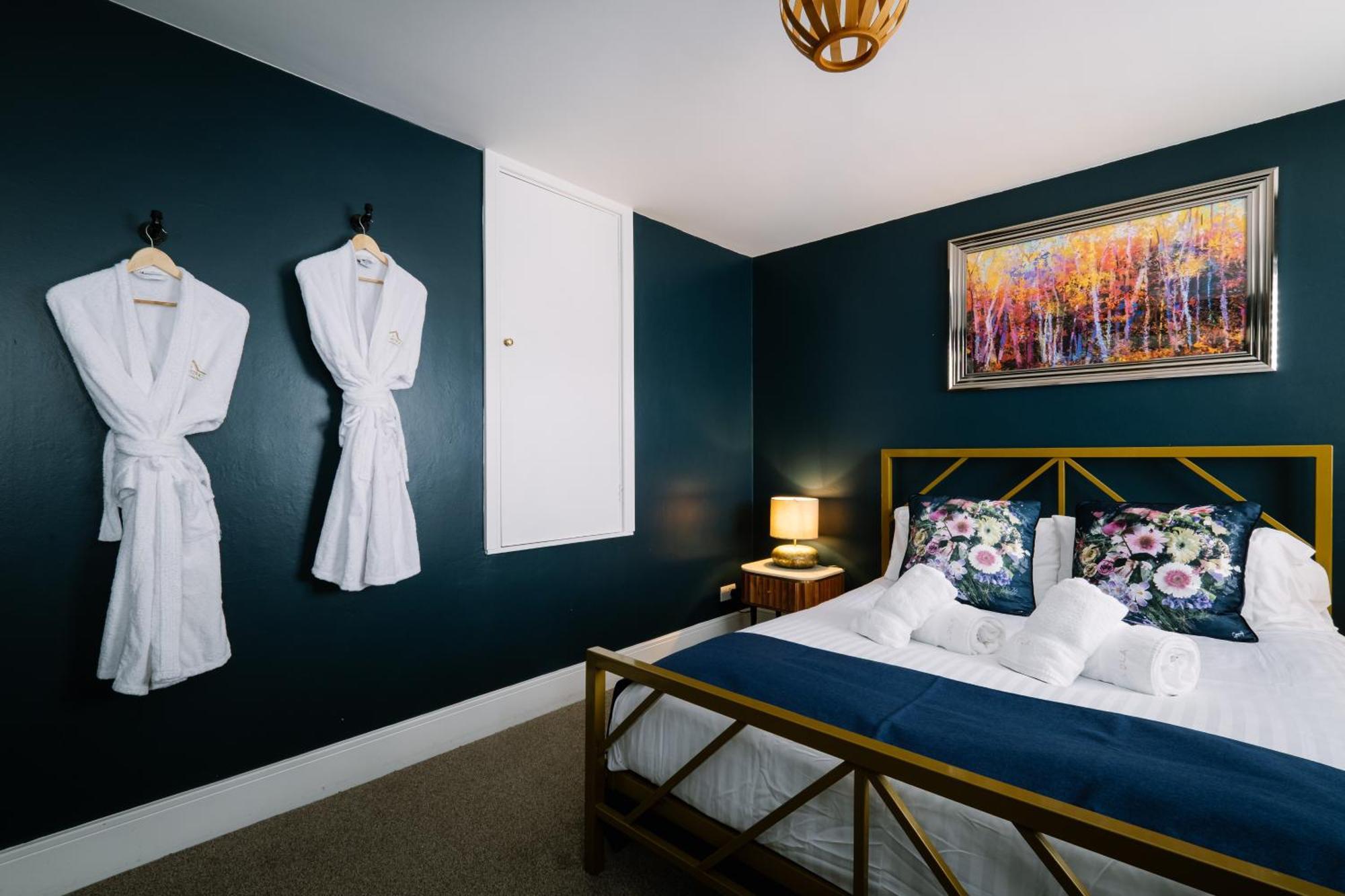 Rockside - Luxury 1 Bedroom With Hot Tub, Location, Parking And Pet Friendly