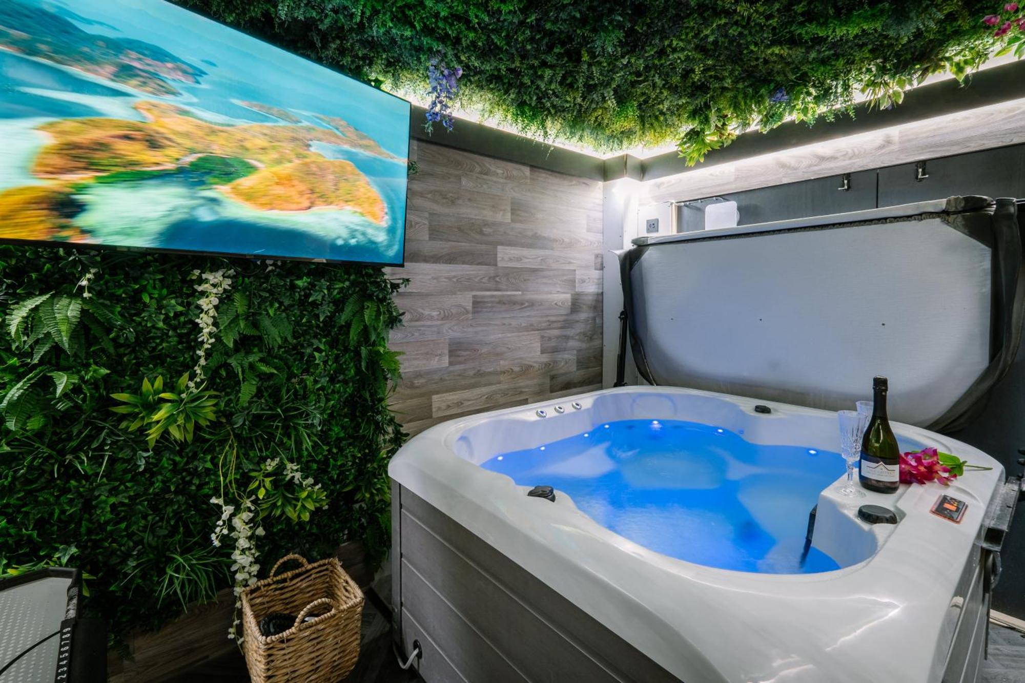 Rockside - Luxury 1 Bedroom With Hot Tub, Location, Parking And Pet Friendly * Windermere