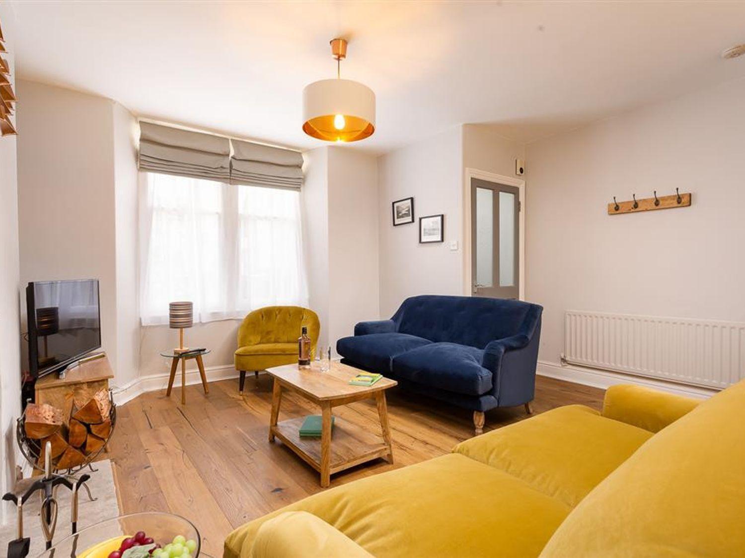 Bellflower Holiday home *