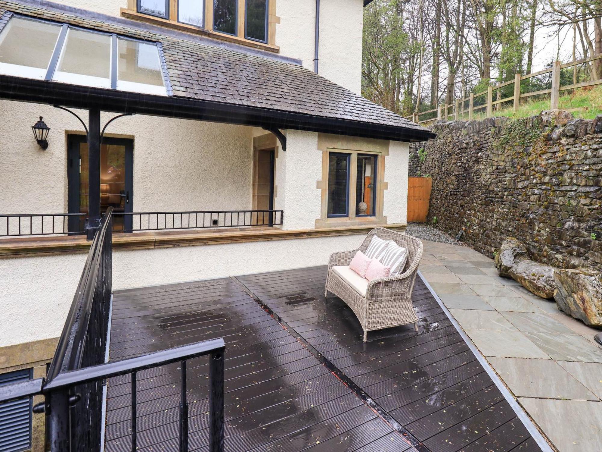 Deer Wood At Applethwaite Hall * Windermere