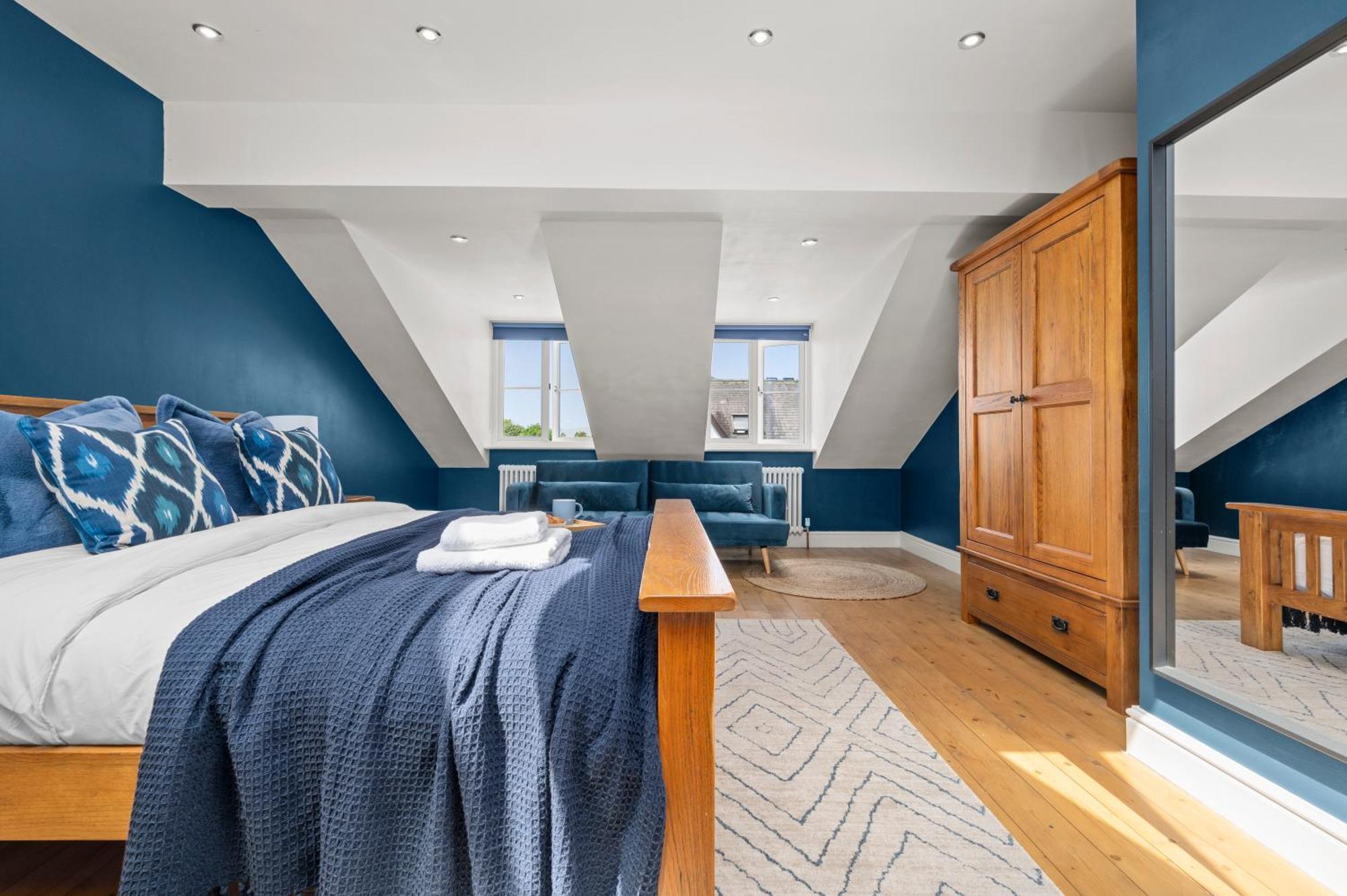 Gorgeous - 3 Bedrooms *