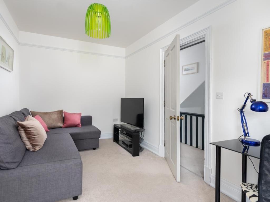 2 Bed In Sz306 *