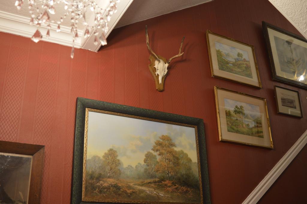 Lonsdale House *