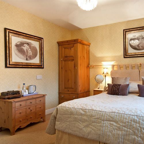 The Howbeck & The Retreat Incl Off-site Health Club And Parking Ev Point Available Guest house Windermere