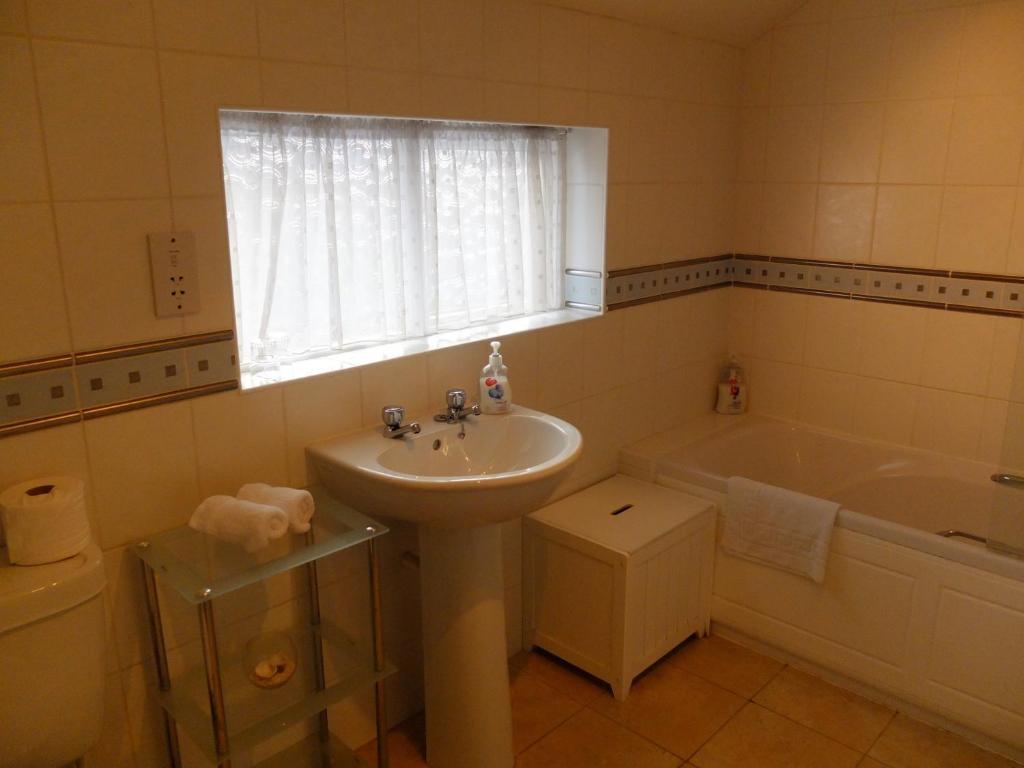 Meadowcroft Guest house 4*