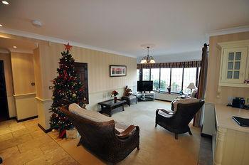 Beech Hill & 4*