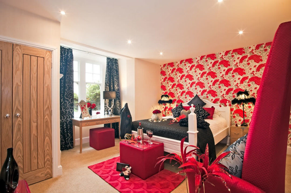 Boutique & Hot Tubs Hotel