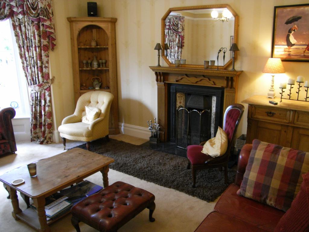 Knoll Country house *