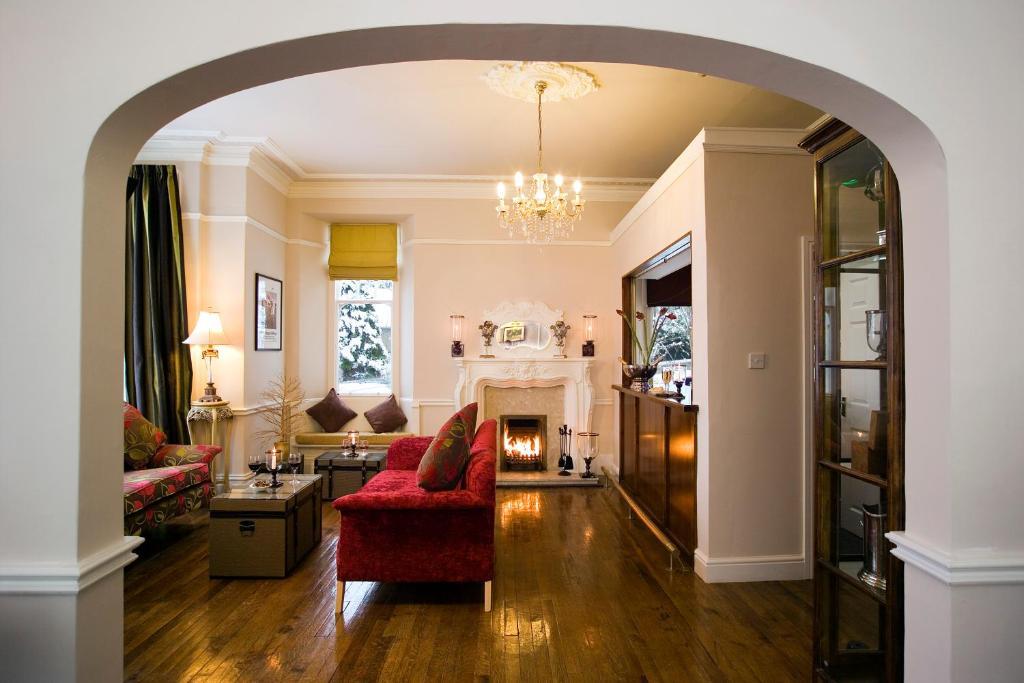 Boutique & Hot Tubs Hotel