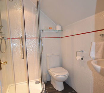 Southview And Indoor Pool Guest house Windermere