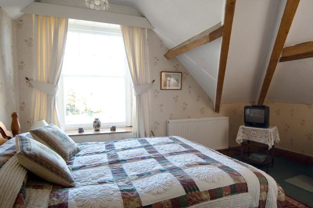 Kirkwood Guest house 4*