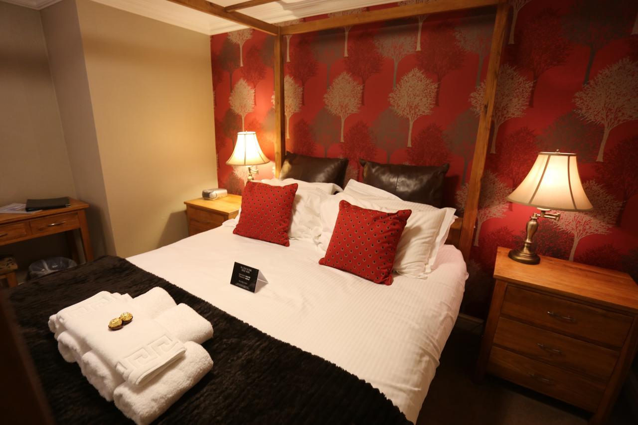 Woodlands Guest house 4*