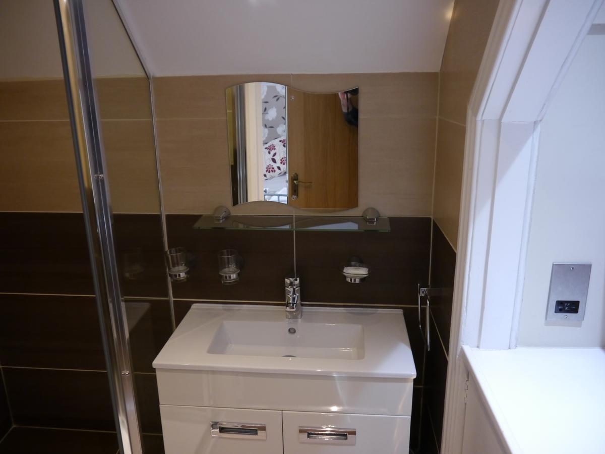 Bonny Brae 3*