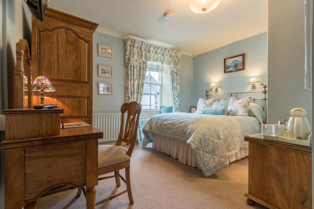 The Hill 4*