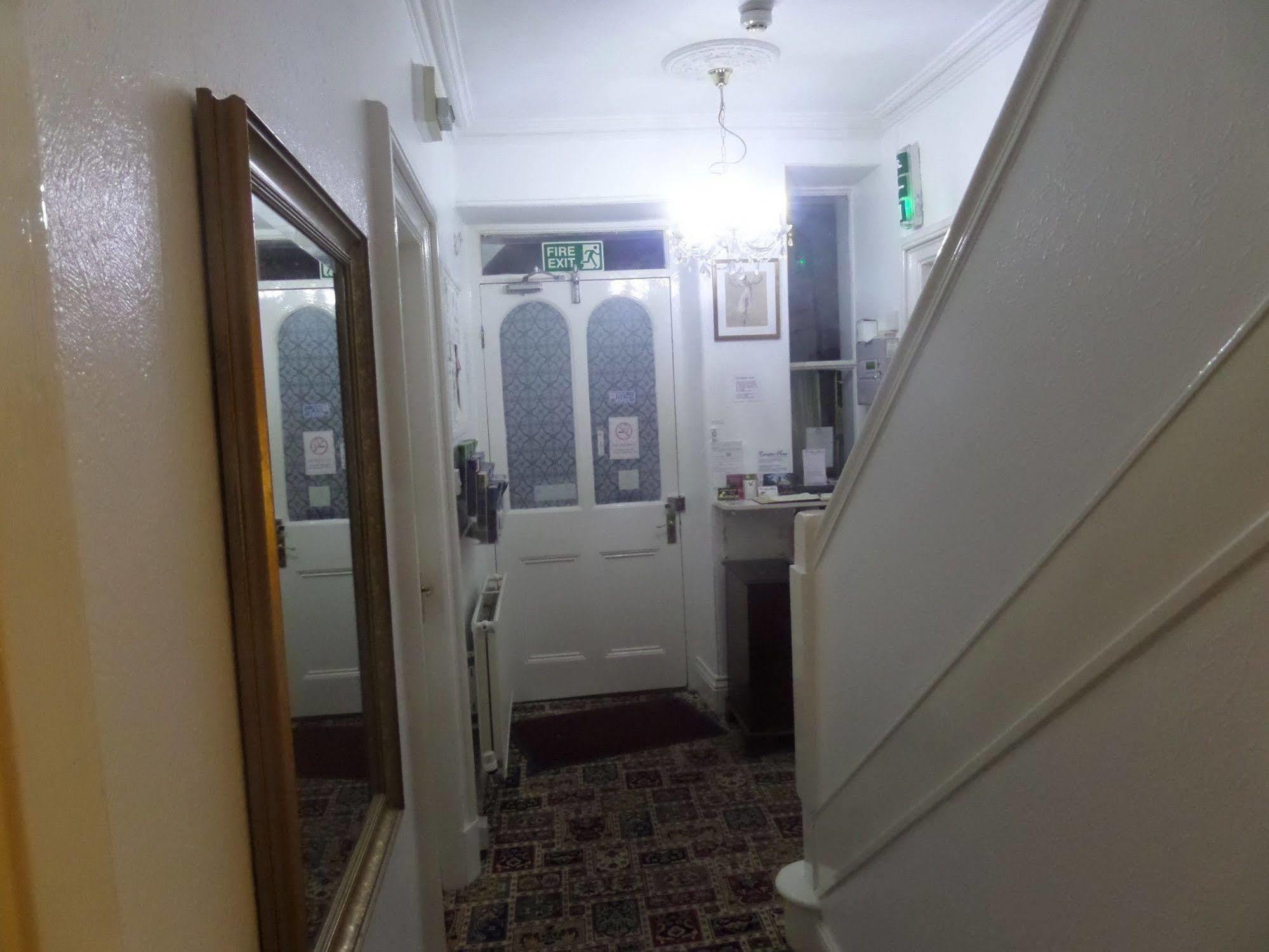 Apartment Crompton House *