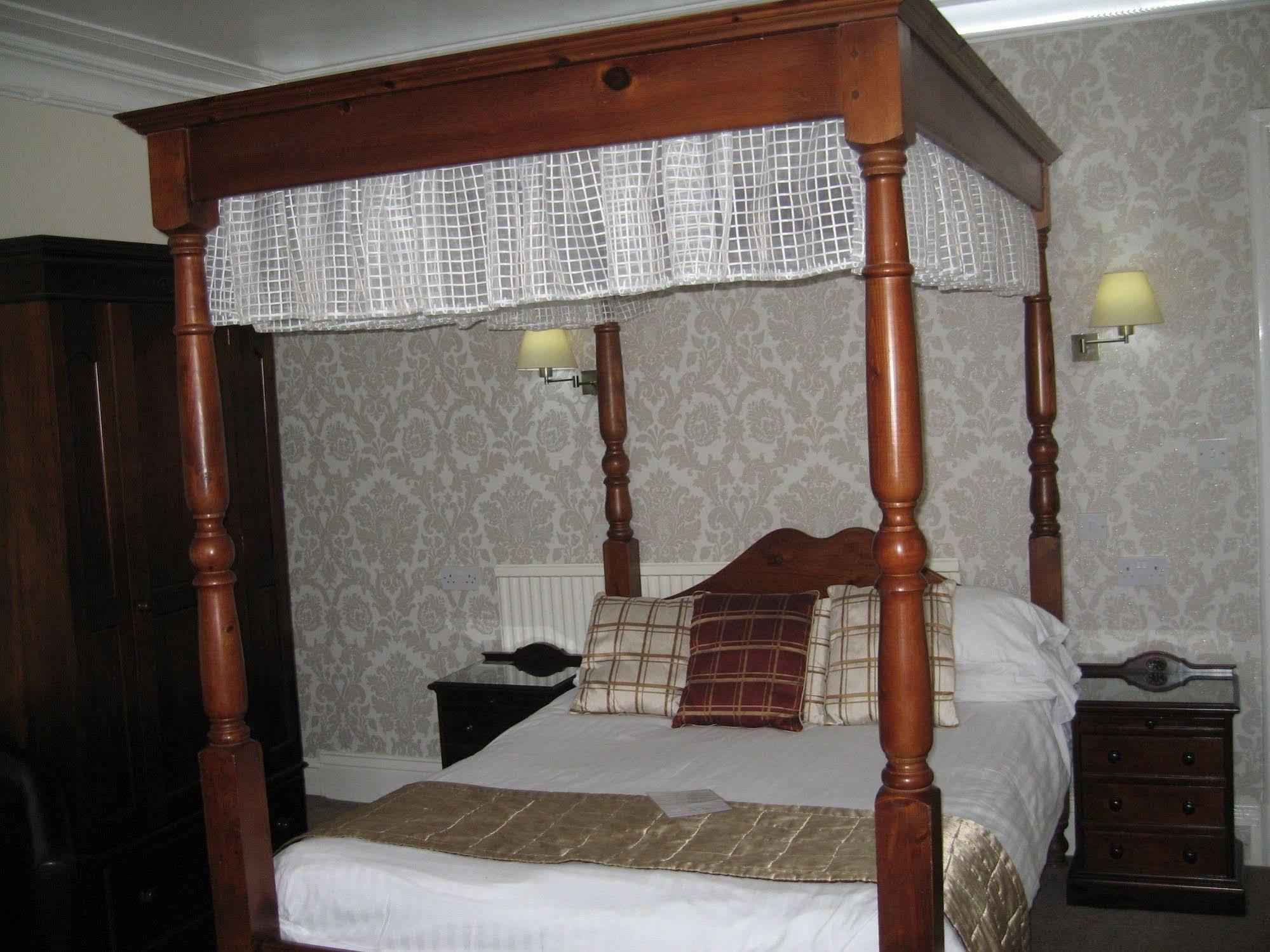 Crompton House *