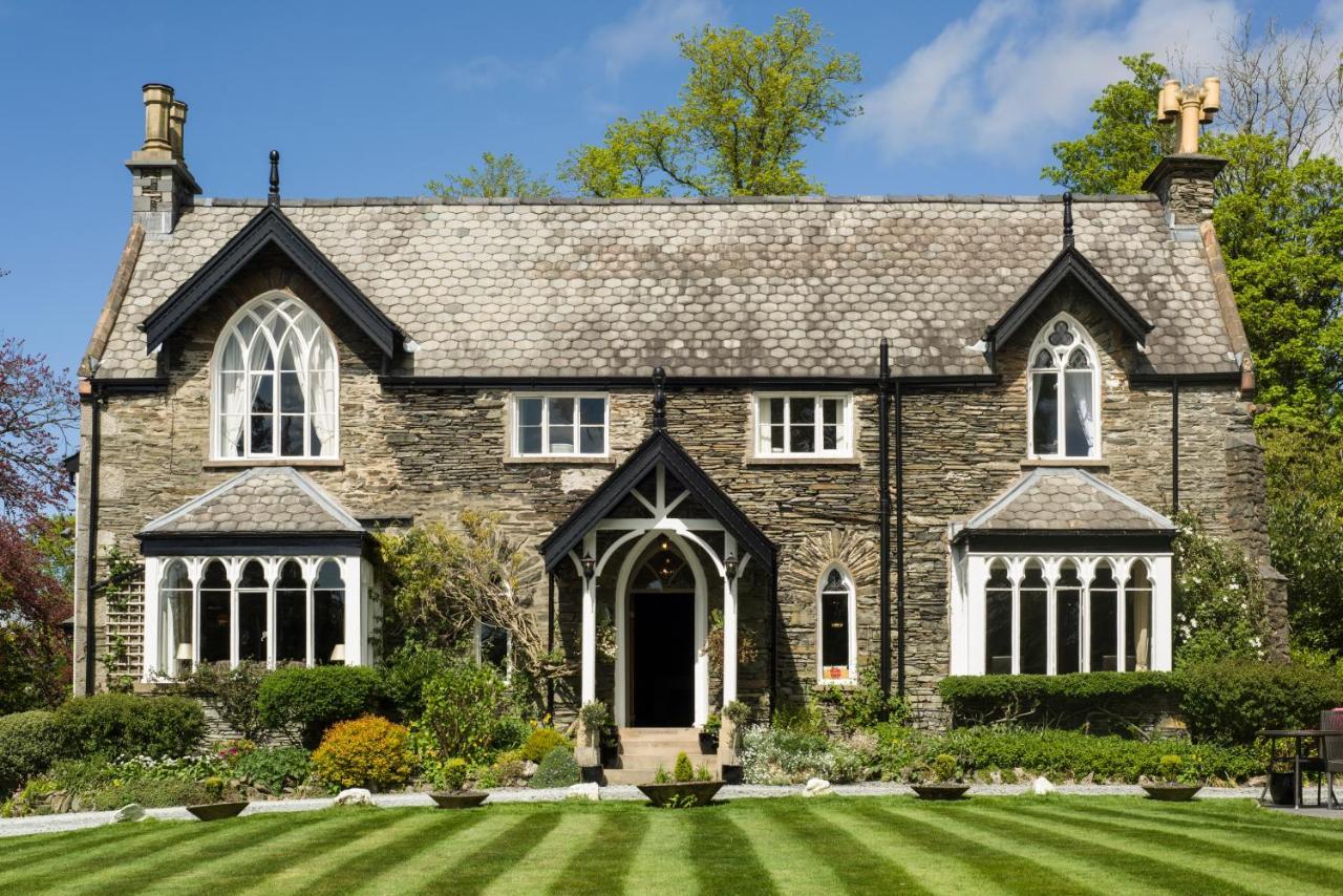 Cedar Manor Country house