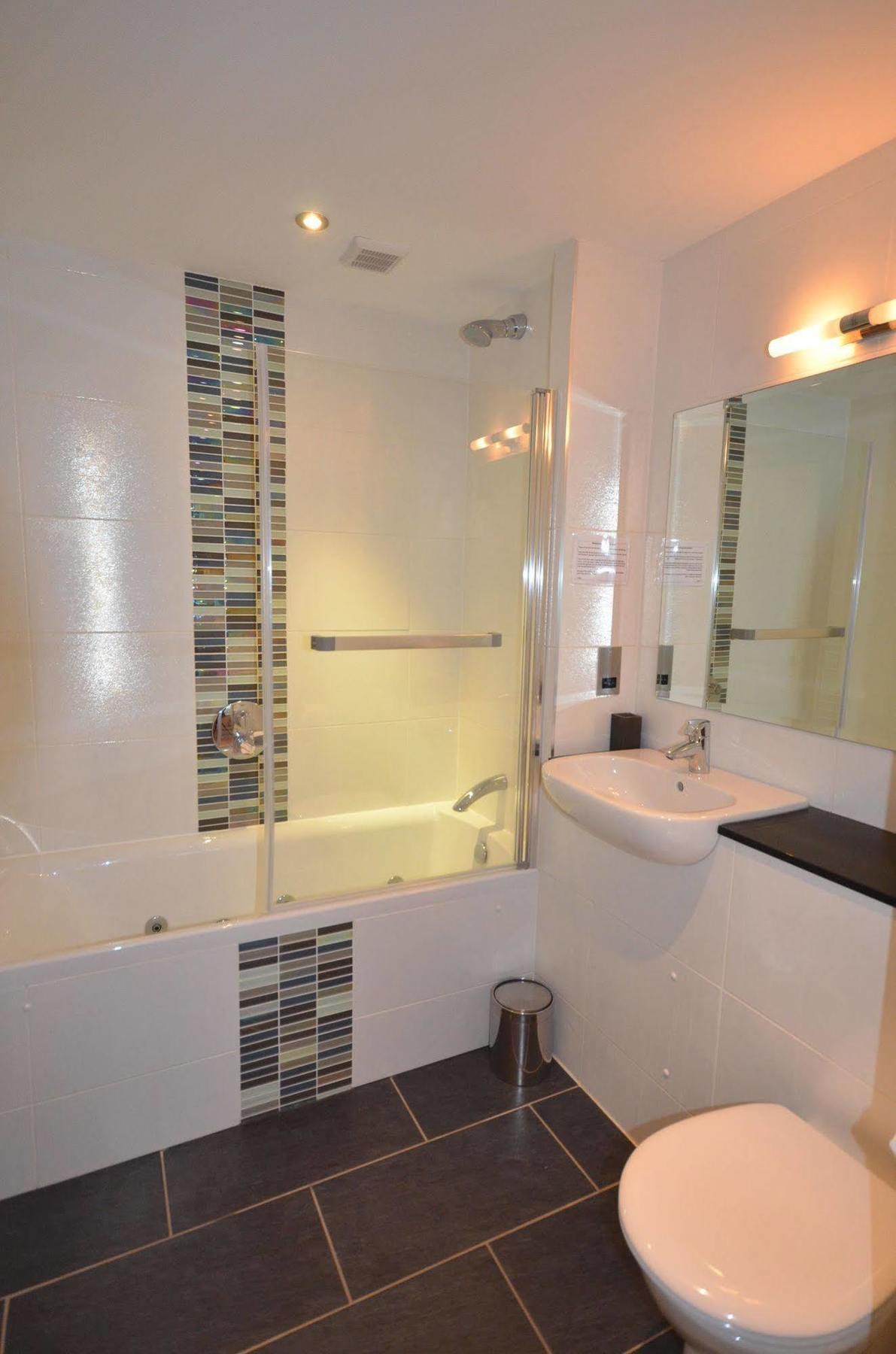 Southview And Indoor Pool Guest house