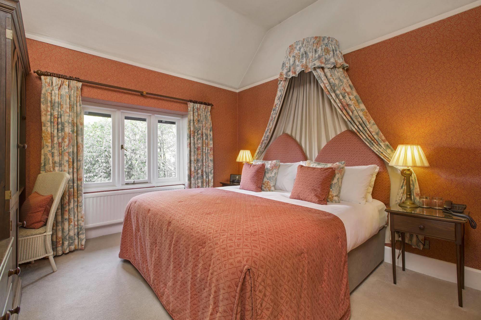 Cedar Manor * Windermere