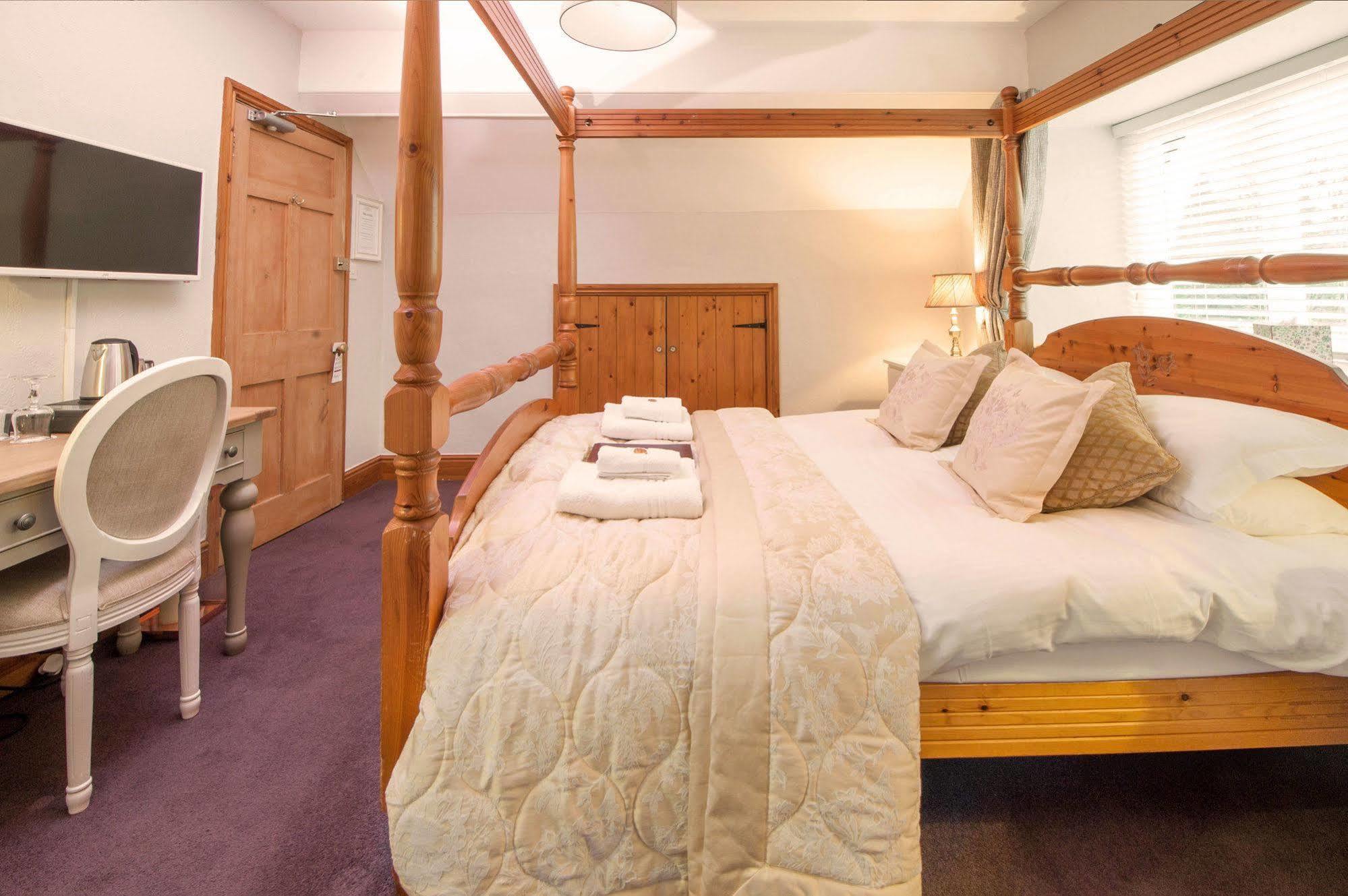Chestnuts (adults Only) 4*
